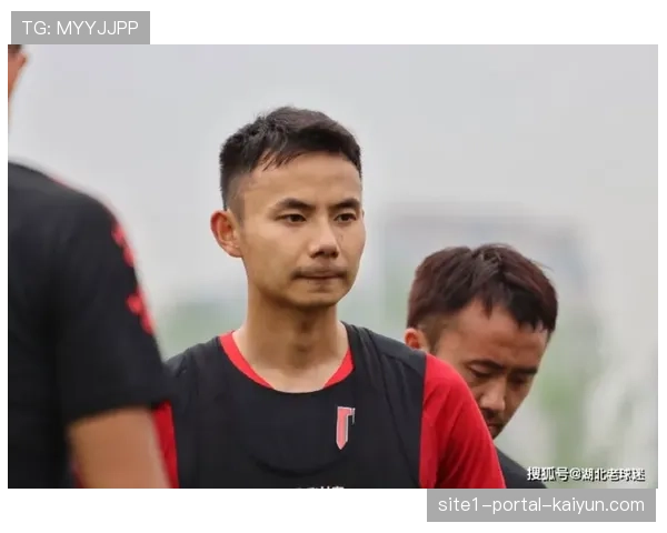 蓉城中场传控体系成熟，铜梁龙拦截能力构筑反击基础